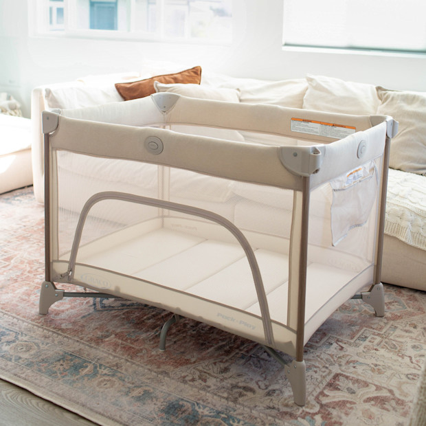 Pack n' Play Close2Baby Seat Lux Playard.