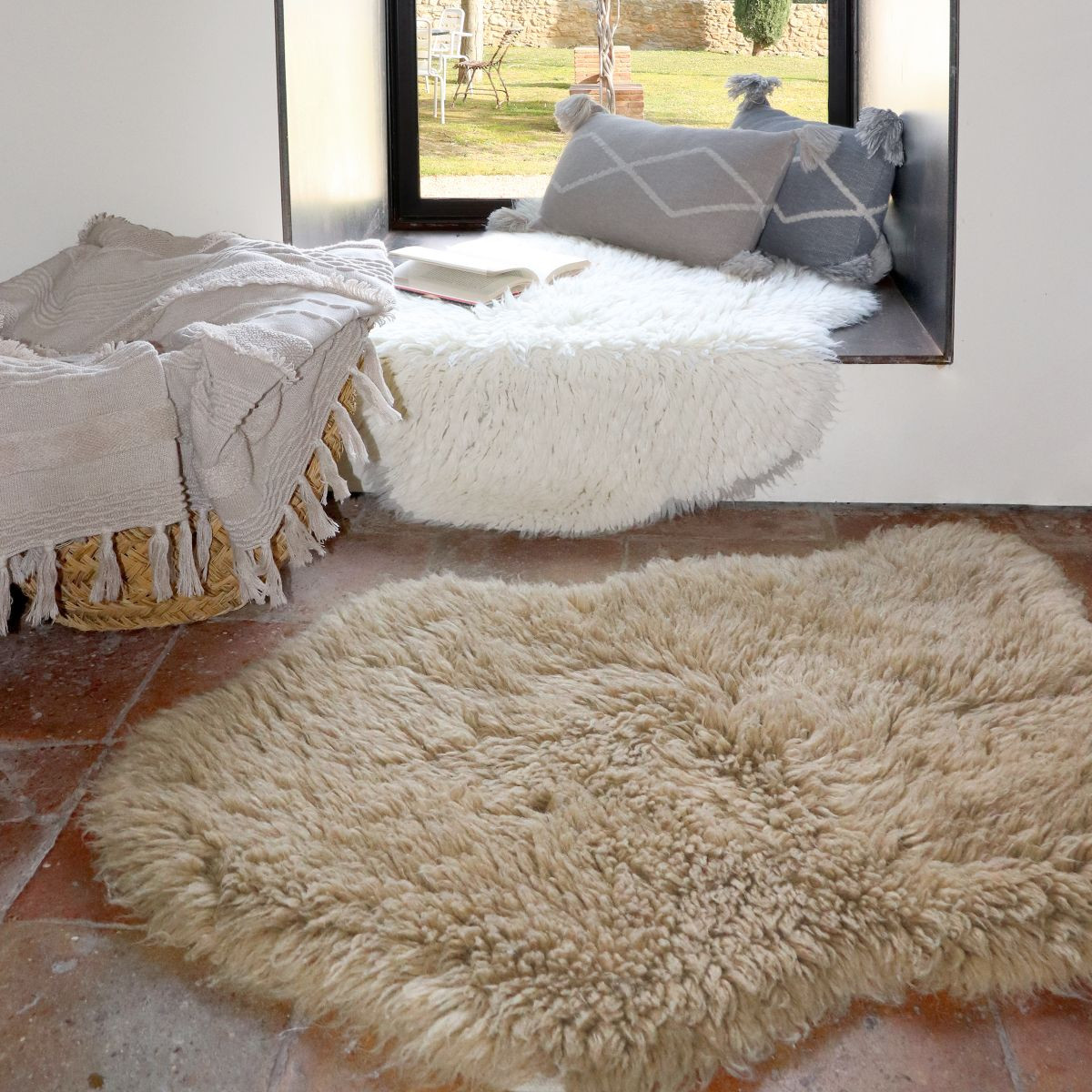 Lorena Canals Woolly Woolable Rug - Sheep White, 2' 5" X 3' 7".