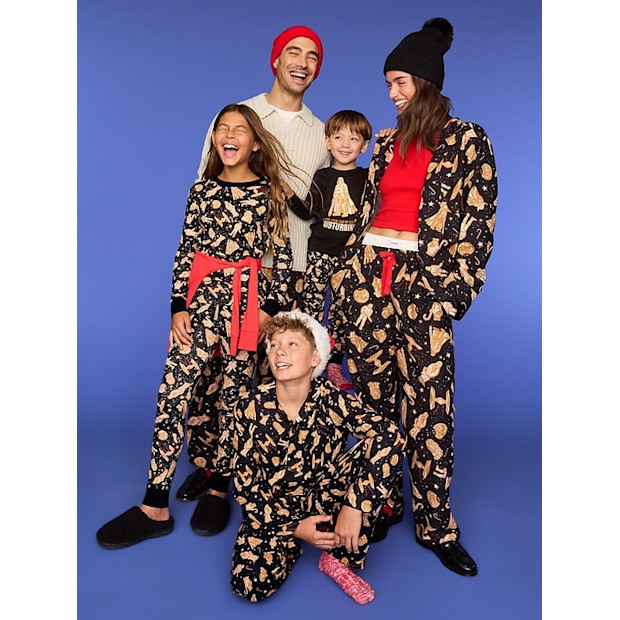 Old Navy Old Navy x Star Wars Snug-Fit Pajama Set.
