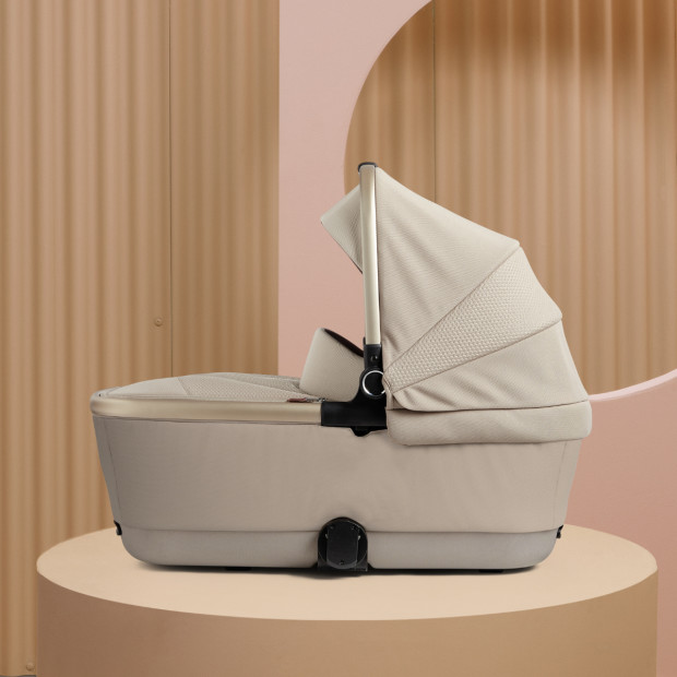 Silver Cross Reef First Bed Folding Bassinet - Stone.