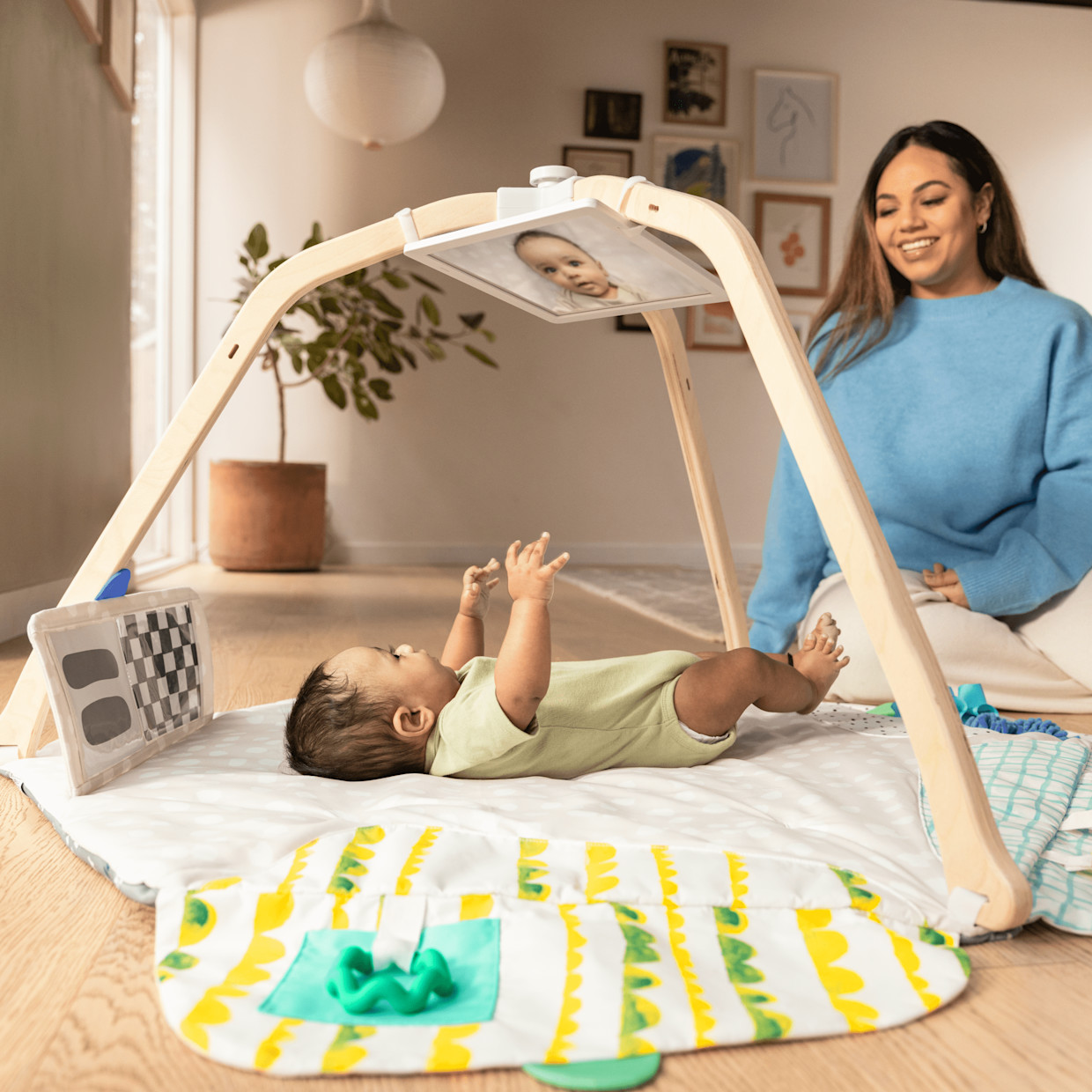 Lovevery The Play Gym Newborn Gift Set.