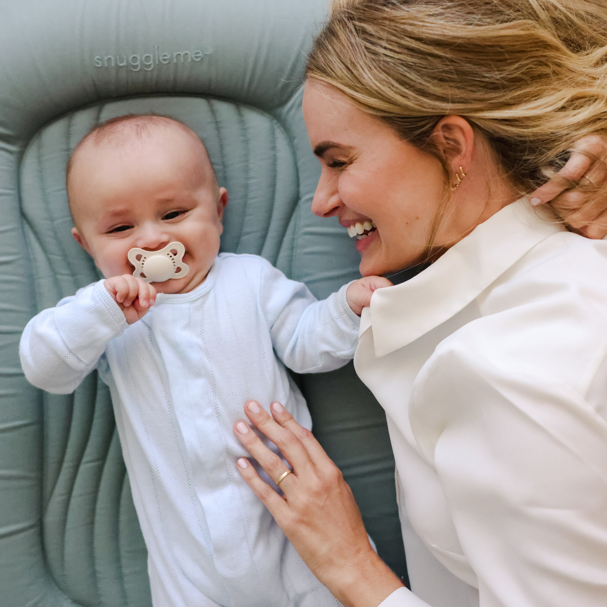 Snuggle Me Organic Lounger Wave - Slate.