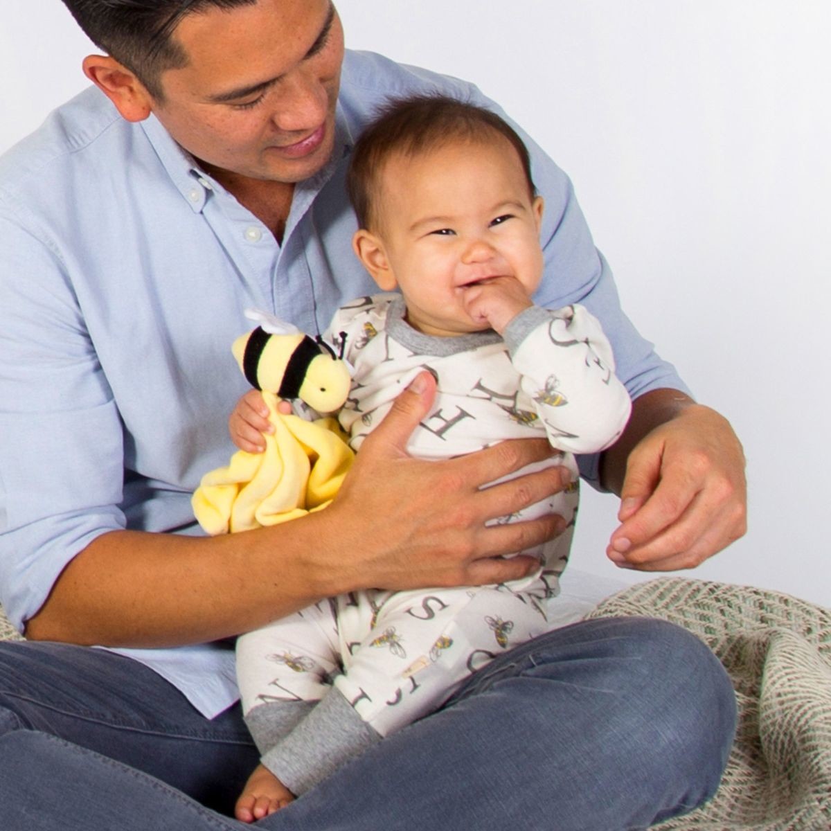 Burt's Bees Baby Hold Me Bee Organic Plush Lovey - Sunshine.