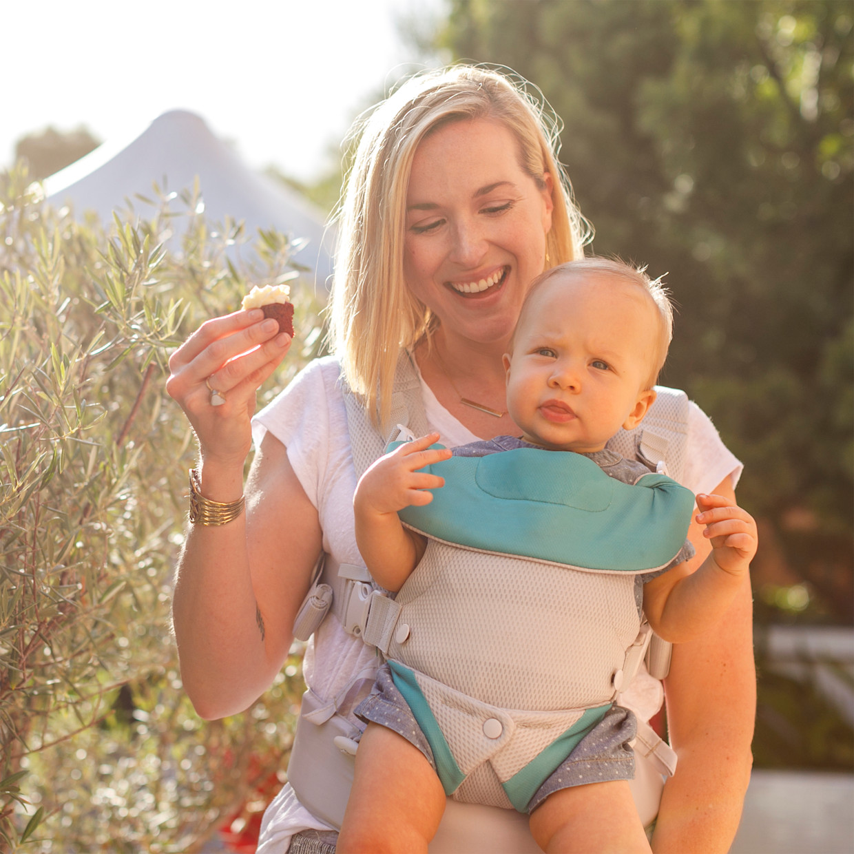 Infantino Flip 4-In-1 Mesh Convertible Carrier.