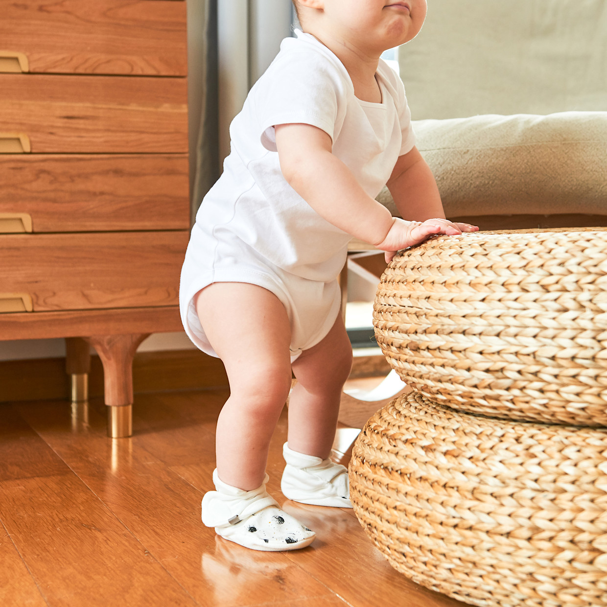 Goumi Kids Stay-On Baby Booties (2 pack) - Many Moons + Storm Grey, 3-6 Months.