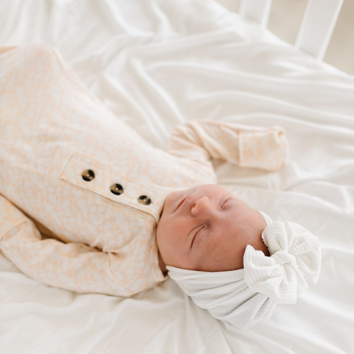 Bunny Knots Headwrap - Ivory, Newborn.