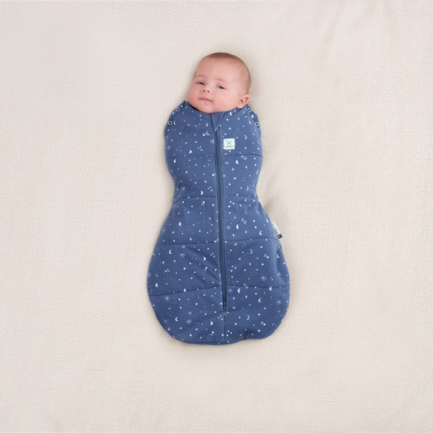 ergoPouch Cocoon Swaddle Bag 2.5 TOG - Night Sky, Newborn.