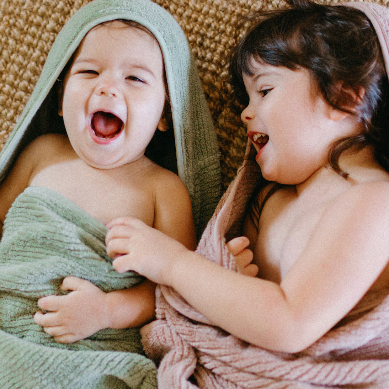 Lalo The Organic Ribbed Hooded Towel - Slate.