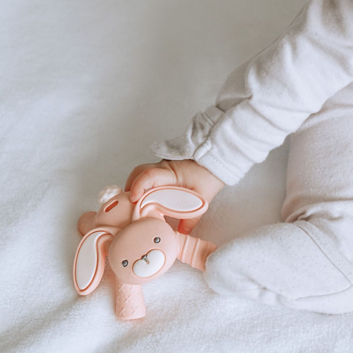 Itzy Ritzy Silicone Molar Teether - Bunny.