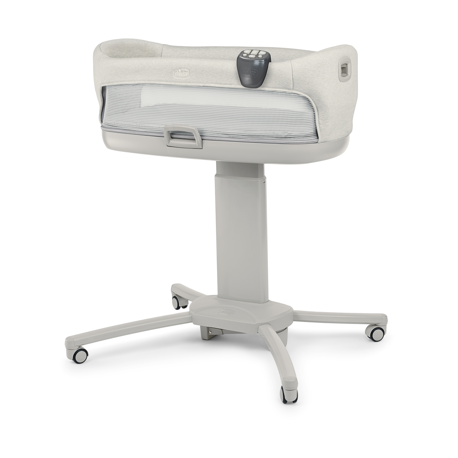 Chicco Close To You 3-In-1 Bedside Bassinet.