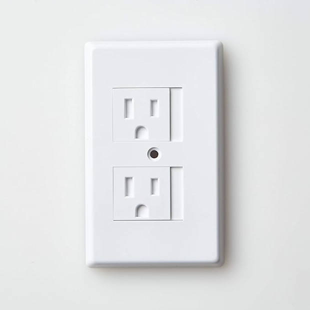Mommy's Helper Safe Plate Self Closing Electrical Outlet Covers.