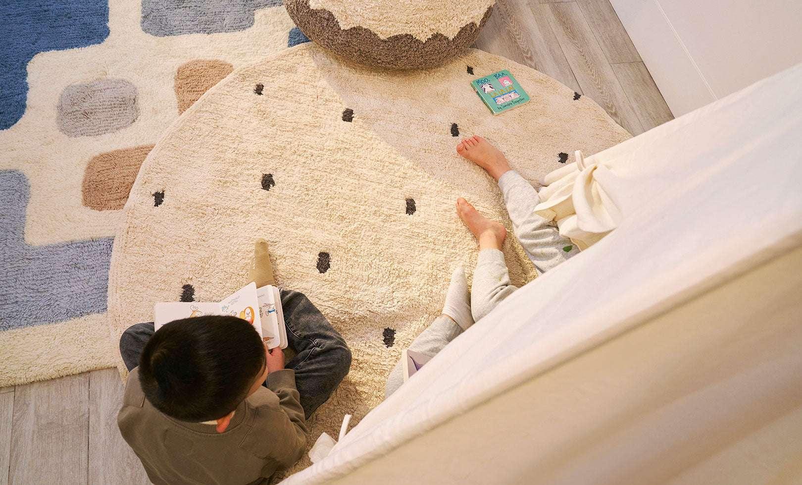 Sage & Wild Dotted Washable Organic Cotton Rug in Ebony.