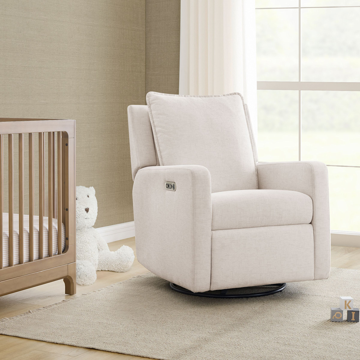 Delta Children babyGap Harlowe Power Recliner - Sand.