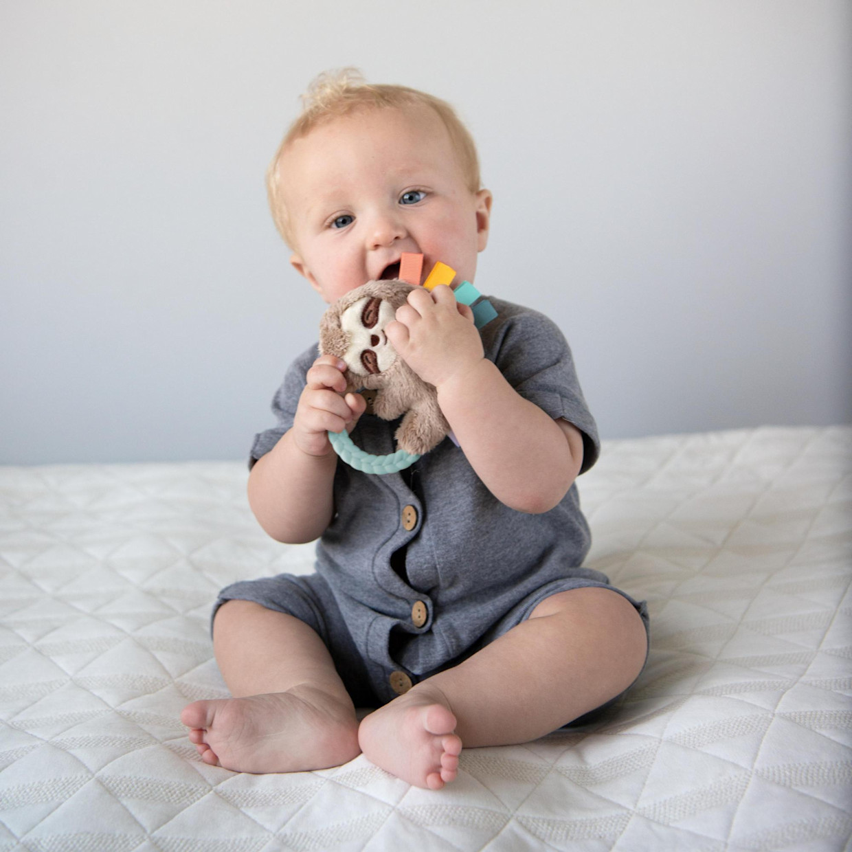 Itzy Ritzy Rattle Pal - Sloth.