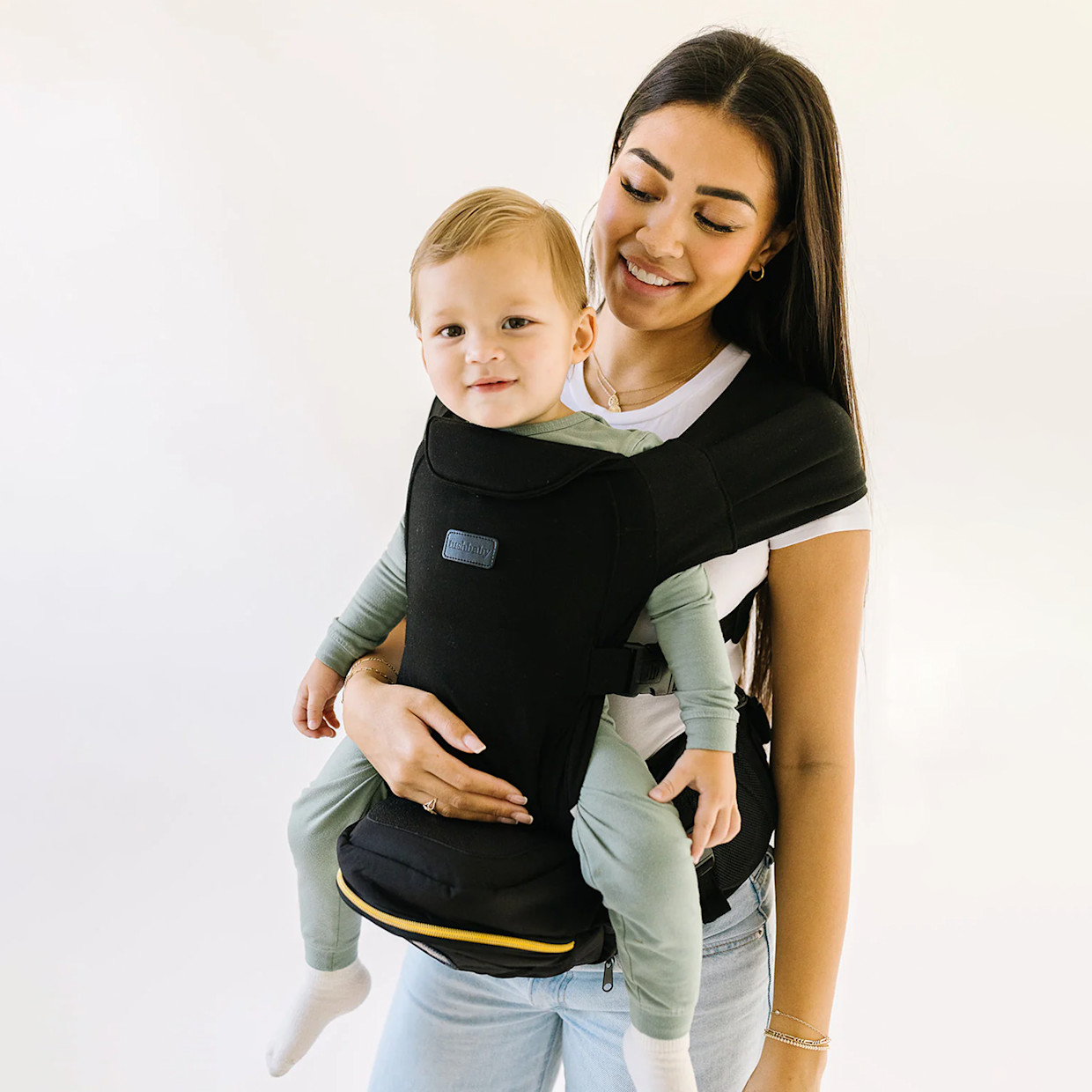 Tushbaby Hip Seat and Snug Carrier 2-in-1 Bundle - Black/Gold, Black Snug Carrier.