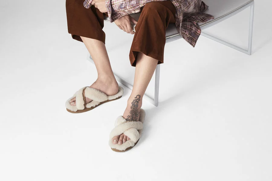 UGG Abela Slipper in Natural (size 7) - $39.98-$80.00.