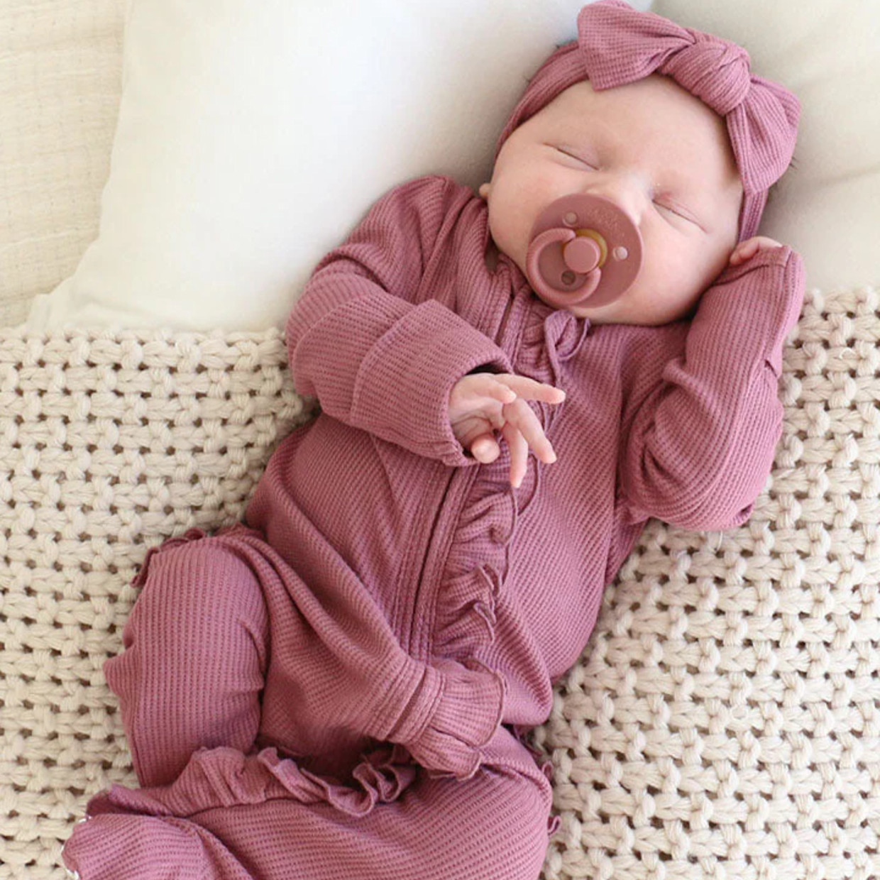 Caden Lane Bamboo Waffle Ruffle Zipper Footie - Boysenberry, 0-3 M.