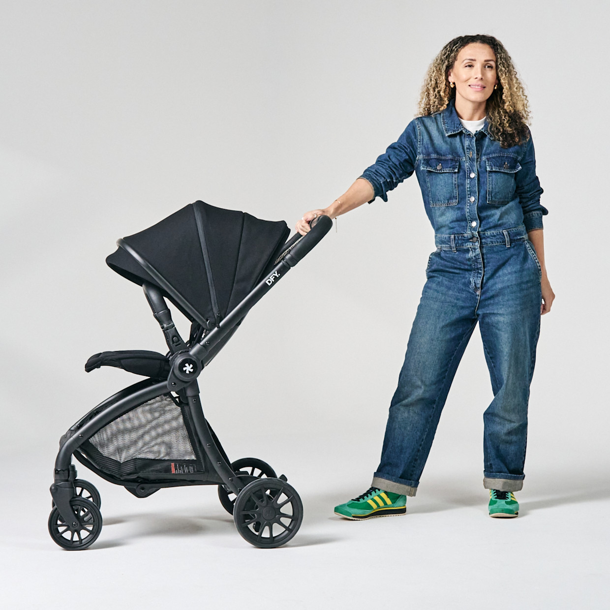 DFY R1 Stroller - Black/Matte Black.
