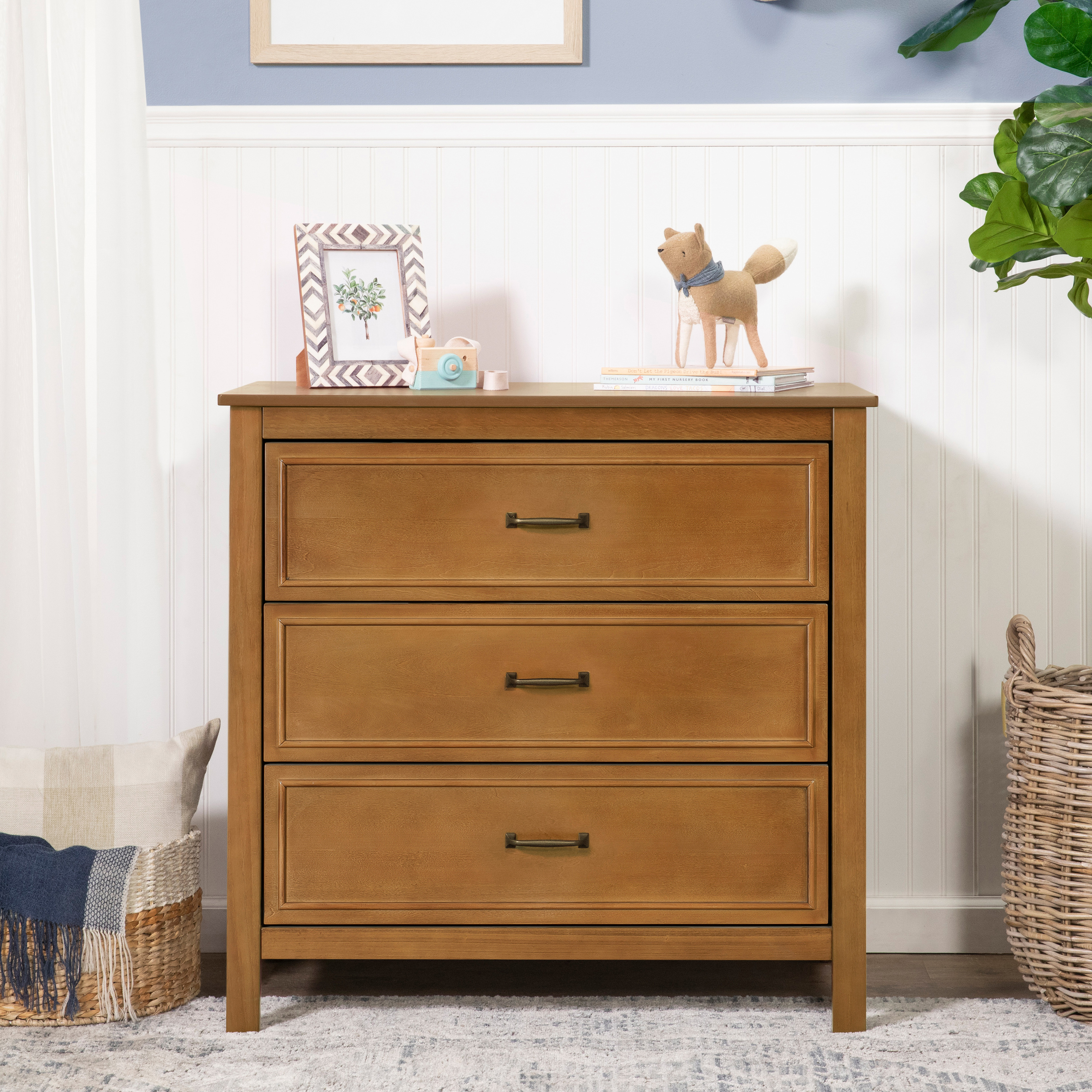 daVinci Charlie 3-Drawer Dresser - Chestnut.