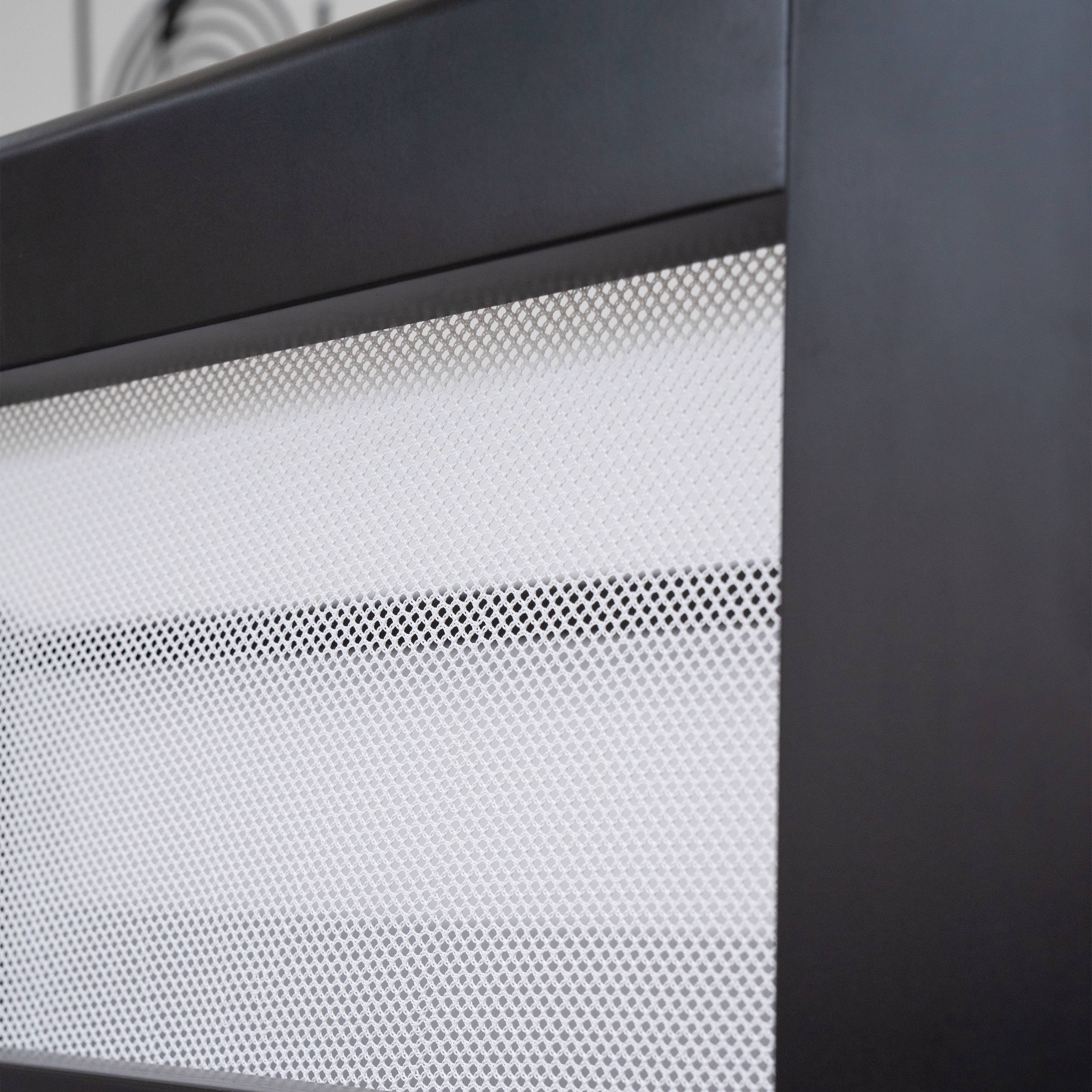 Halo 3-in-1 Breathable Mesh Convertible Crib with Conversion Kit - Black.