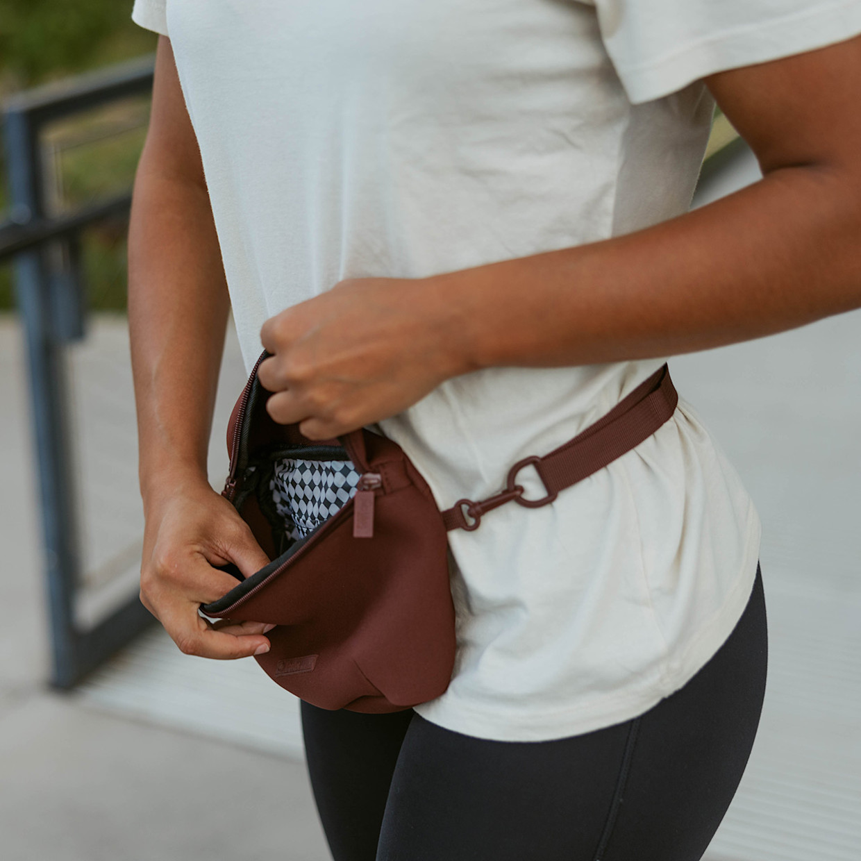 Parker Baby Co. Drift Neoprene Diaper Backpack - Raisin.