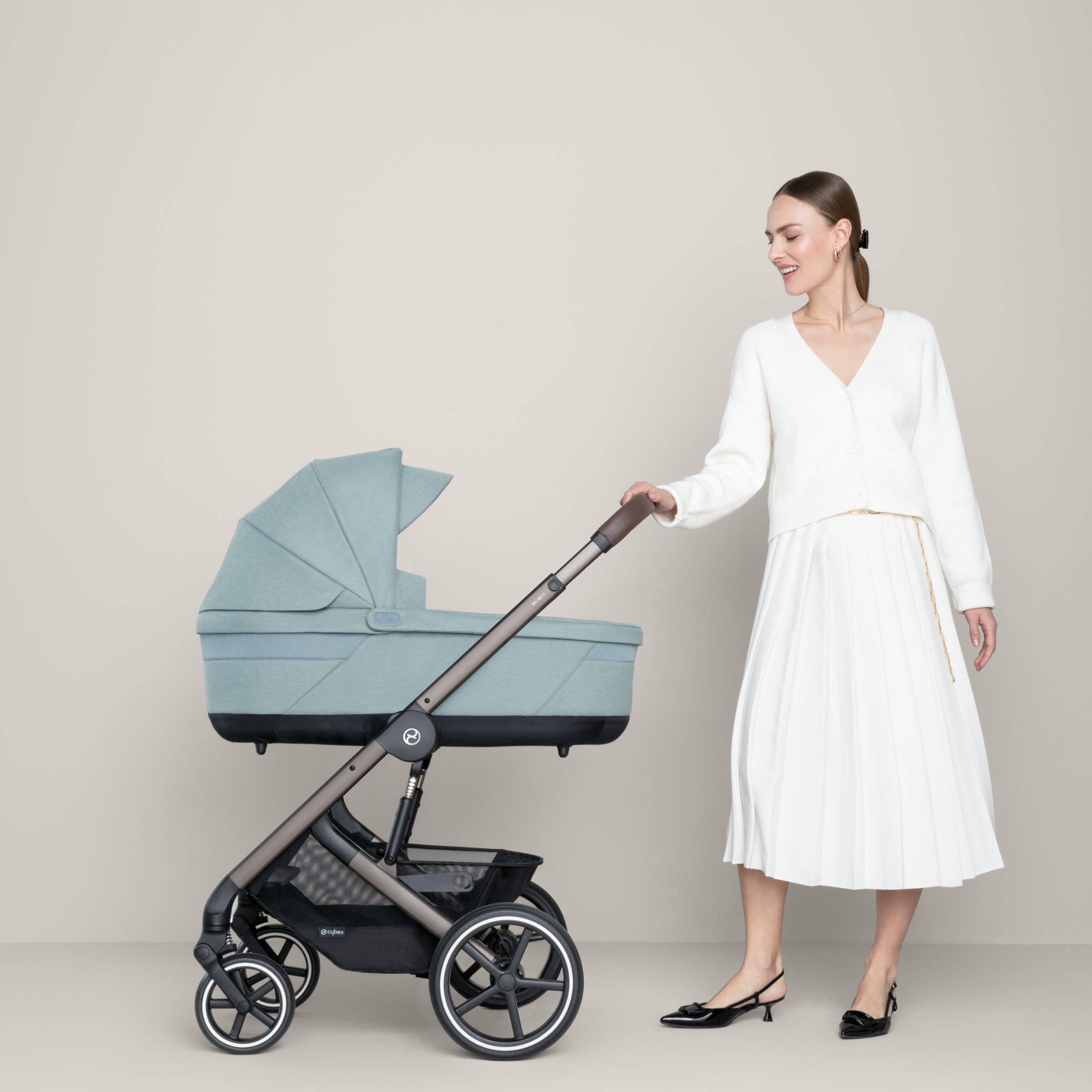 Cybex Cot S Lux 2 - Moon Black.