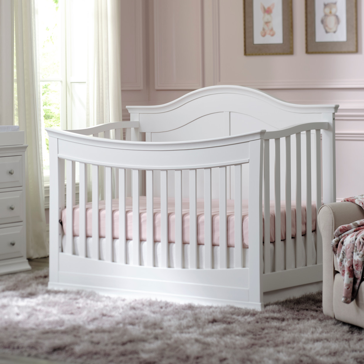 daVinci Meadow 4-in-1 Convertible Crib - White.