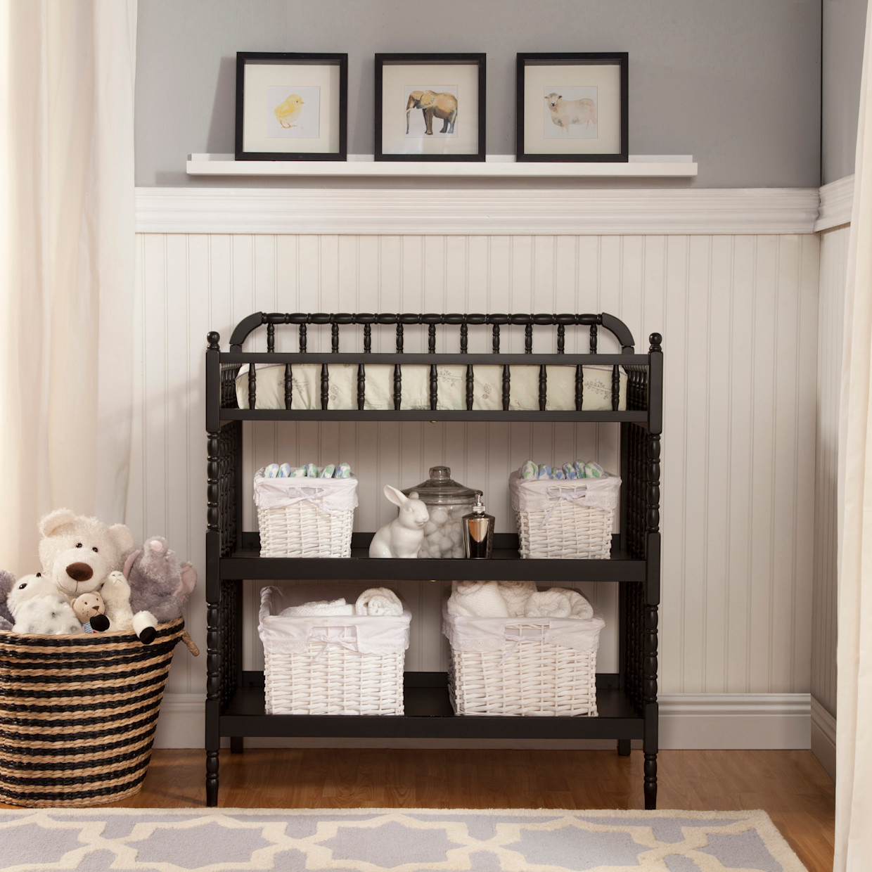 daVinci Jenny Lind Changing Table - Ebony.