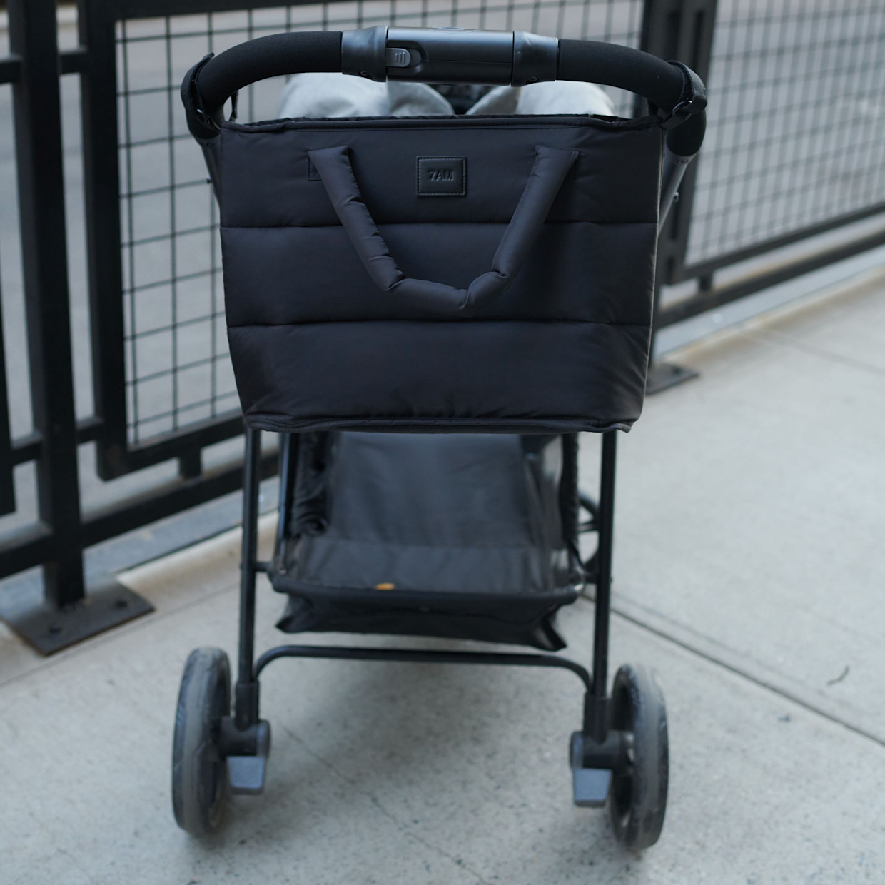 7AM Enfant Stroller Organizer - Black, Medium.