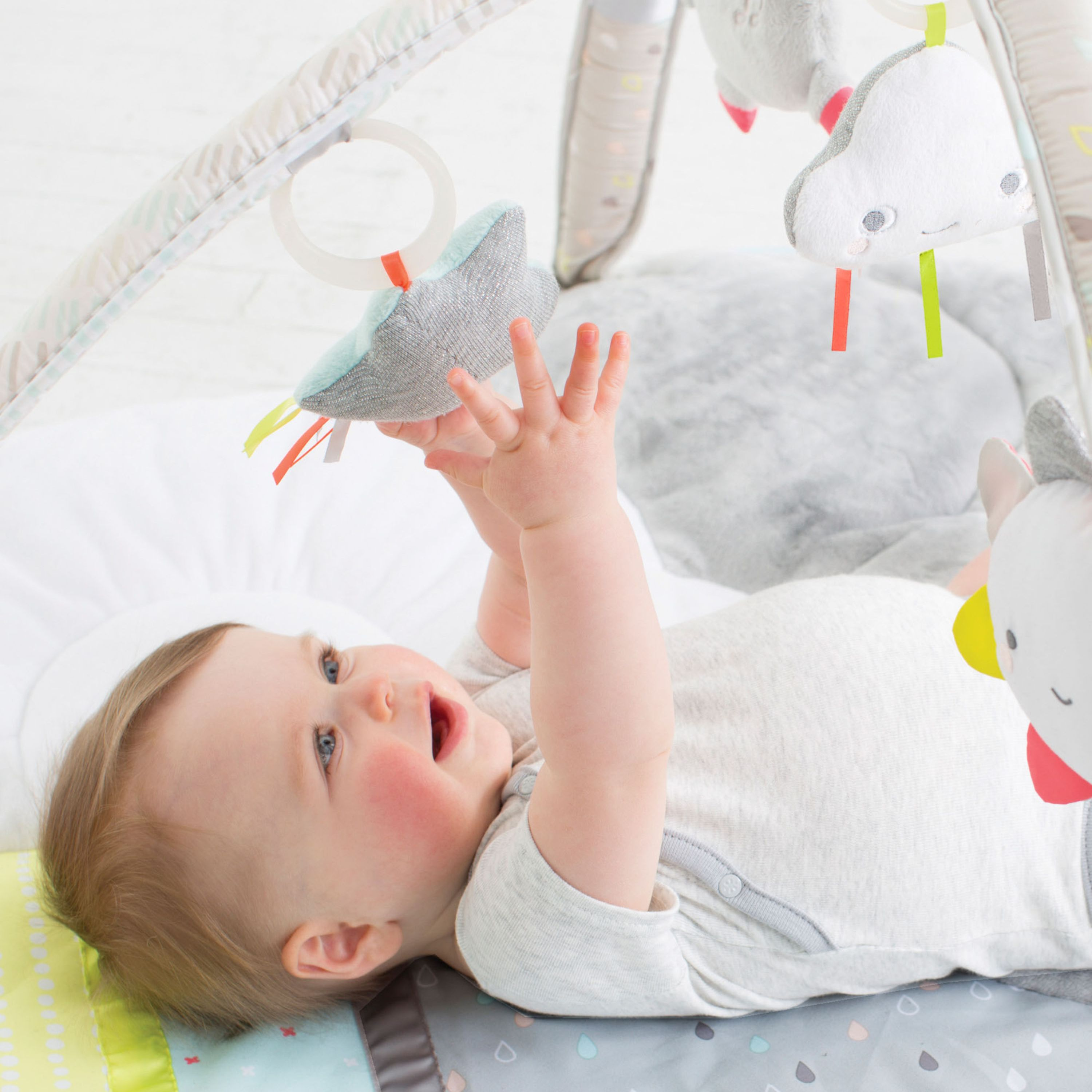 Skip Hop Silver Lining Cloud Activity Gym - Silver Lining.