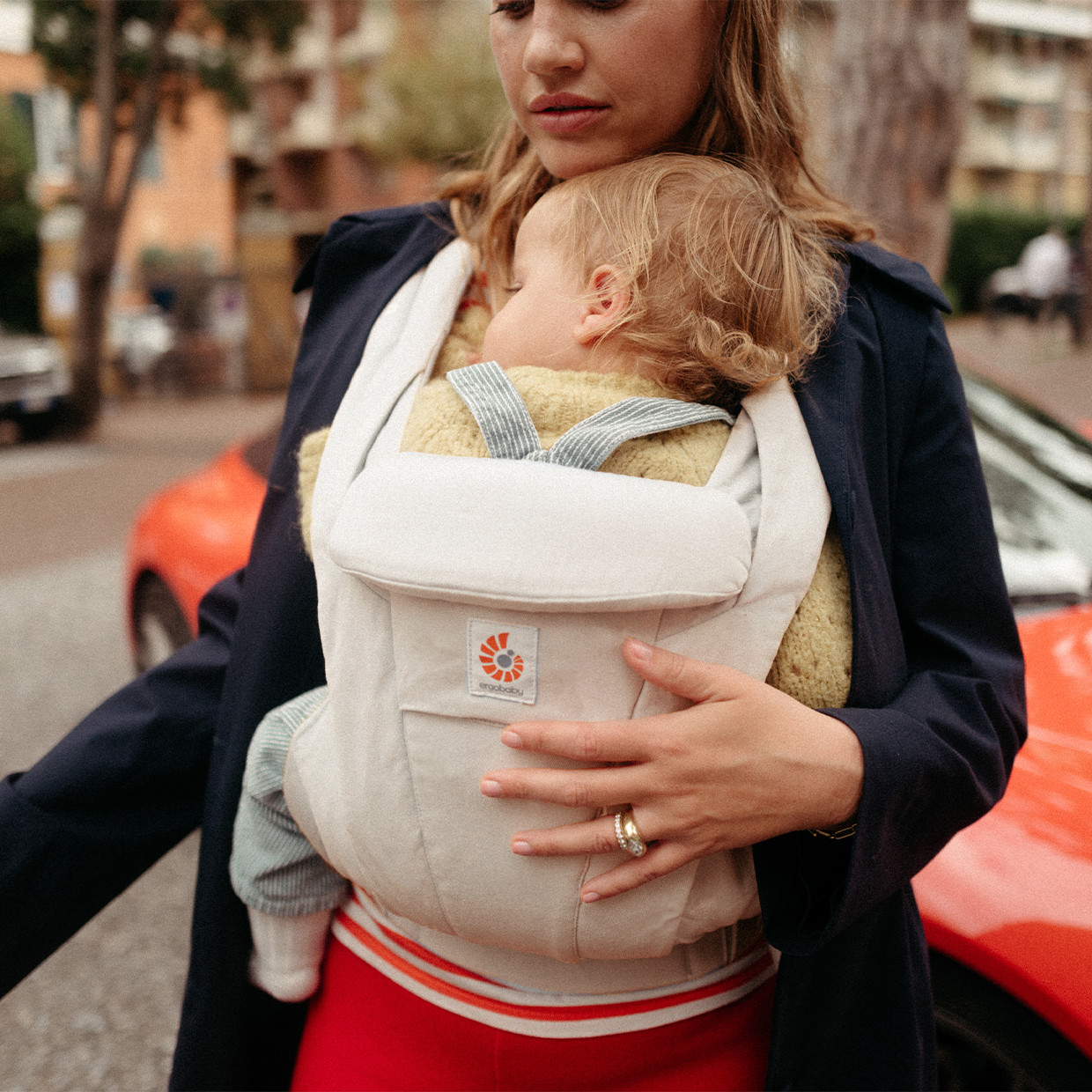 Ergobaby Omni Deluxe Carrier - Natural Beige Cotton.