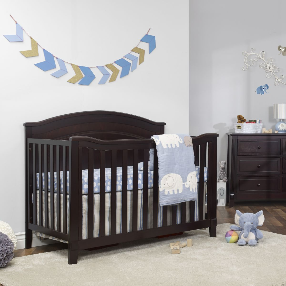 Sorelle Berkley Round Top Panel Crib - Espresso.