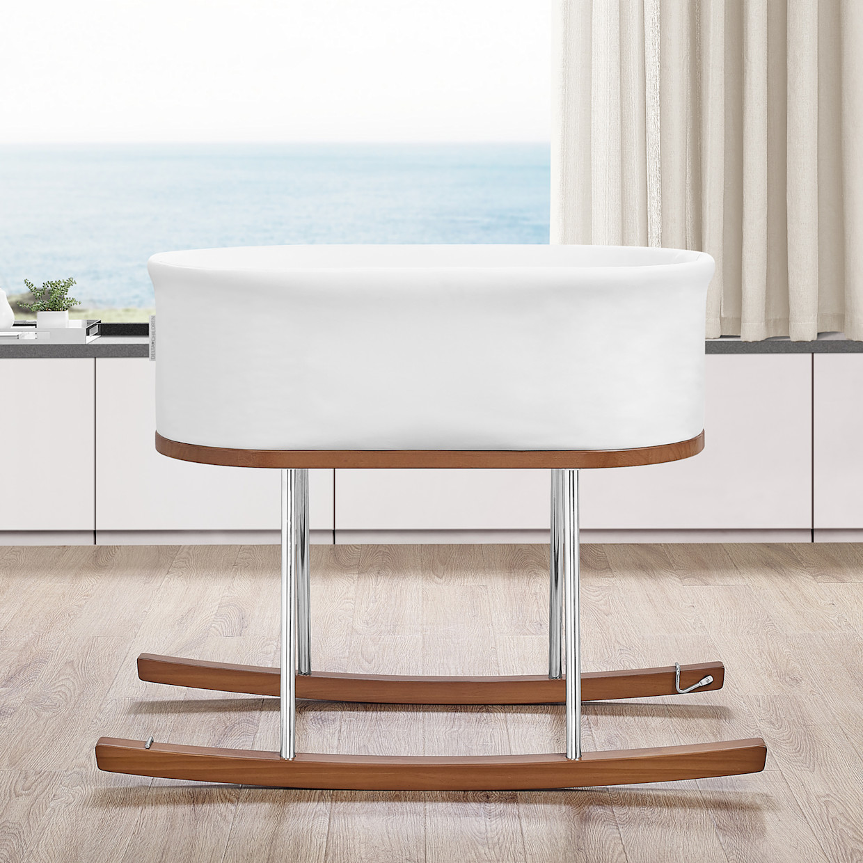 Delta Children Rockaway Rocking Bassinet - Ivory.