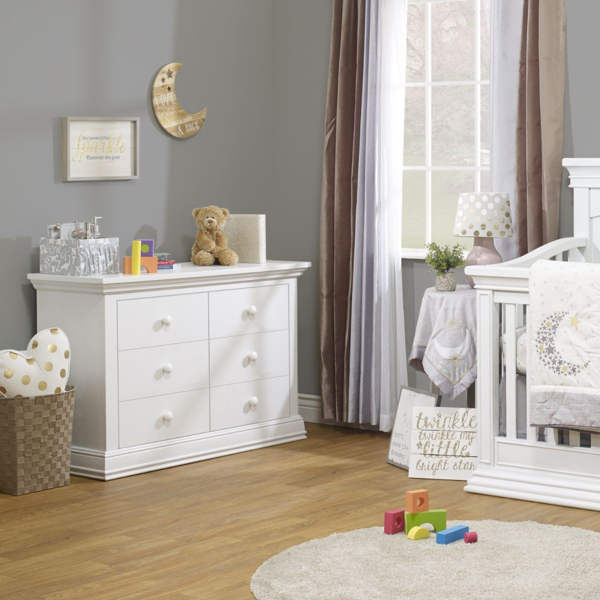 Sorelle Modesto Double Dresser - White.