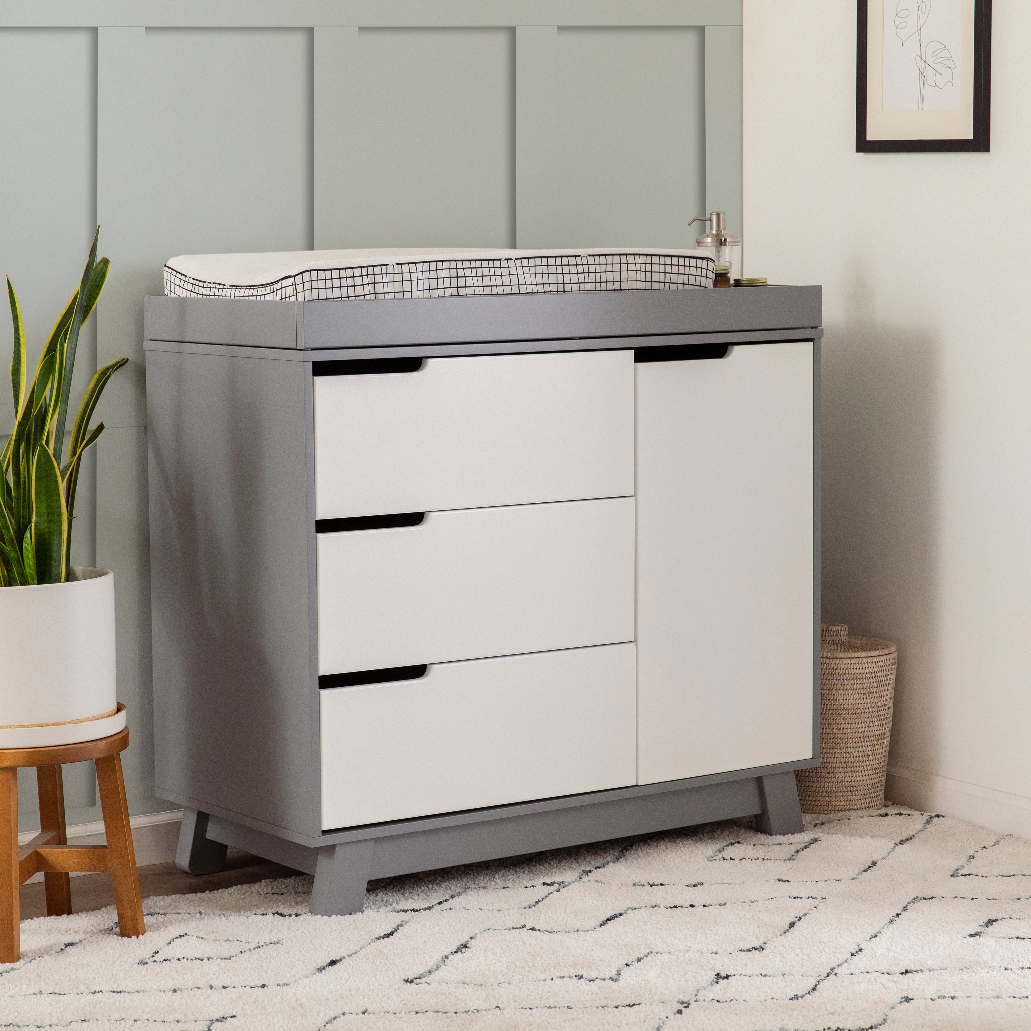 babyletto Hudson 3-Drawer Changer Dresser.