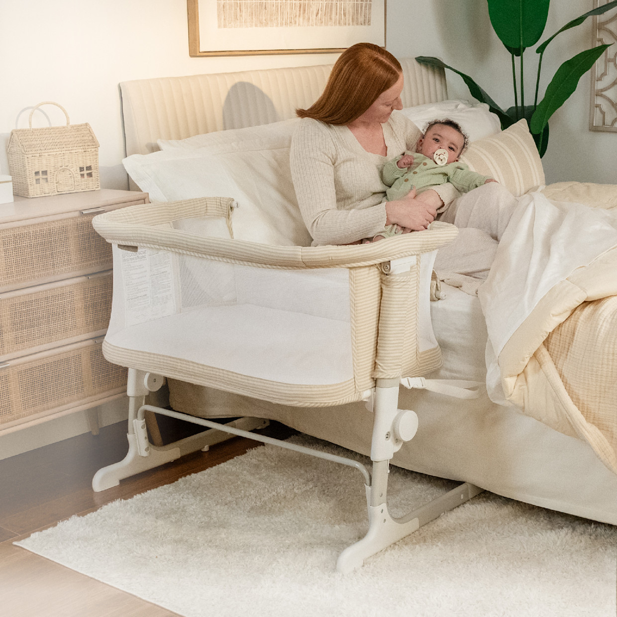 Baby Delight Beside Me Dreamer Bassinet & Bedside Sleeper - Tan Linen Stripe.