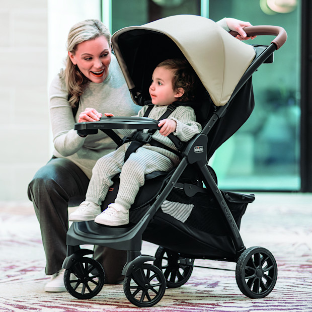 Chicco Bravino Plus Lightweight Stroller.