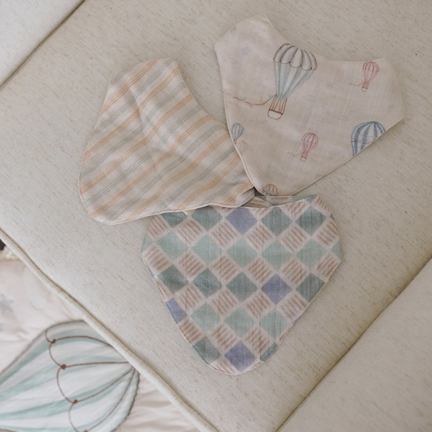 Crane Baby Cotton 4 Layer Muslin Bib Set (3 Pack).