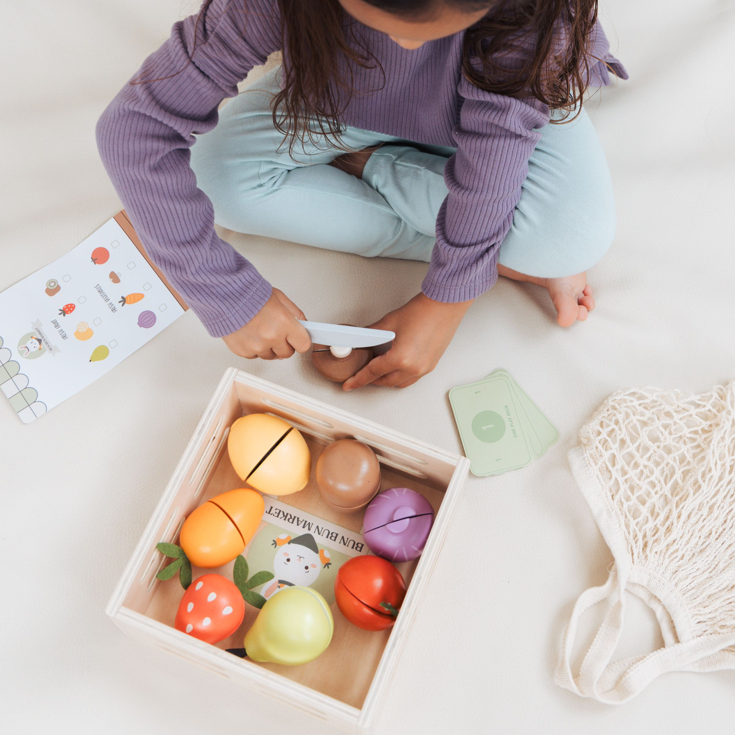 Pearhead 21-Piece Farmers Market Pretend Food Play Set.