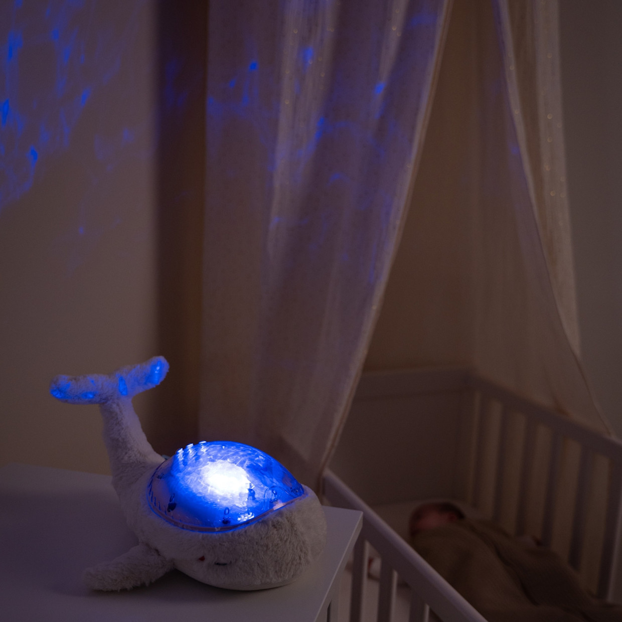 Cloud B Tranquil Whale - White.