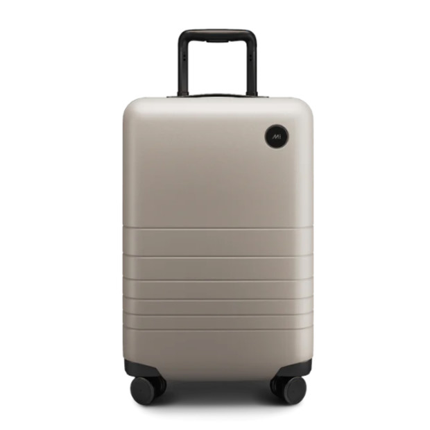 Monos Check-In Large.