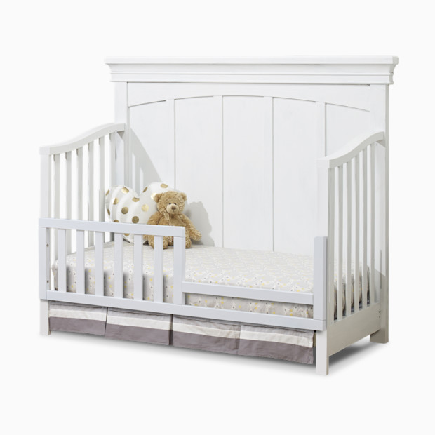 Sorelle Modesto 4-in-1 Crib.