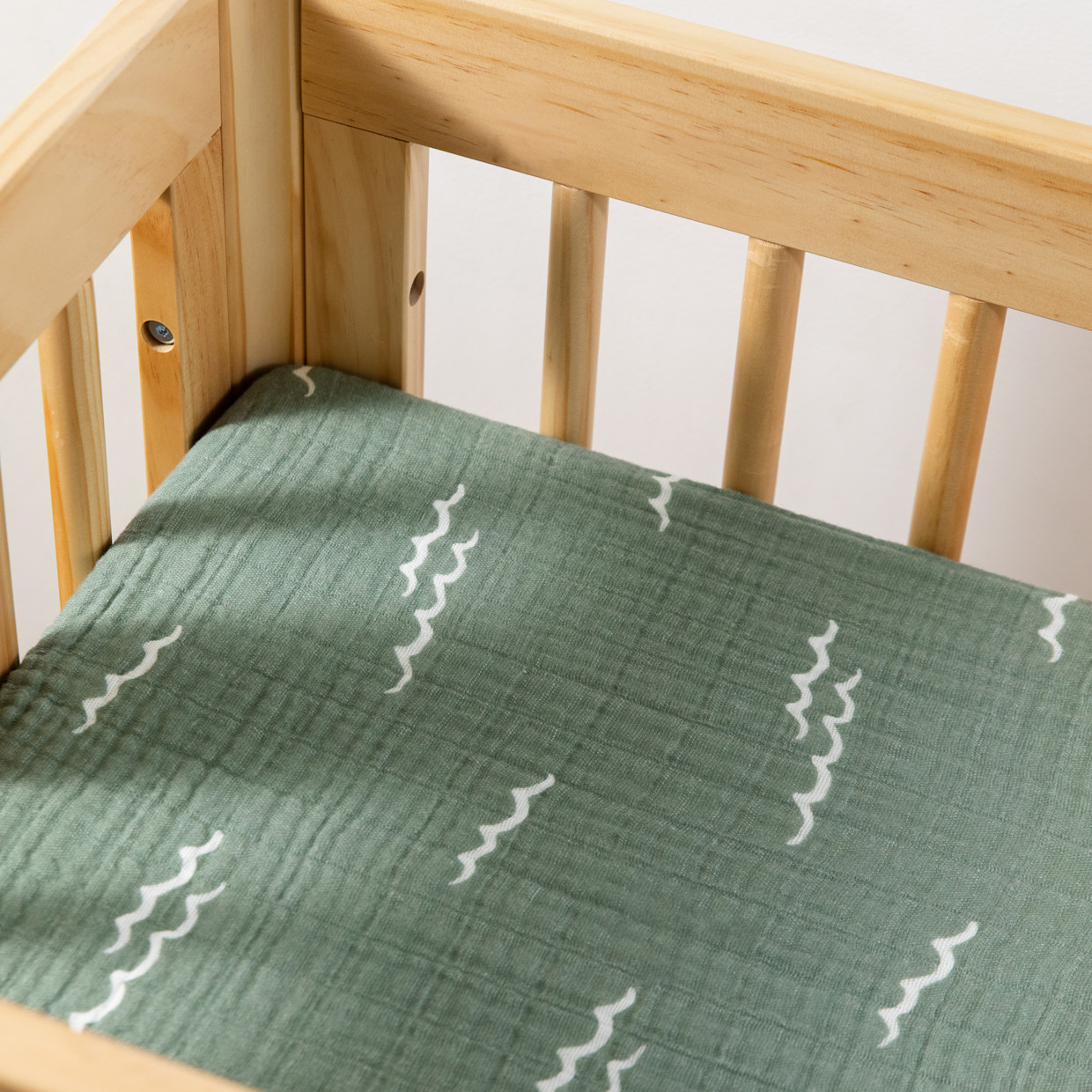 babyletto All-Stages Bassinet Sheet - Ocean Waves.
