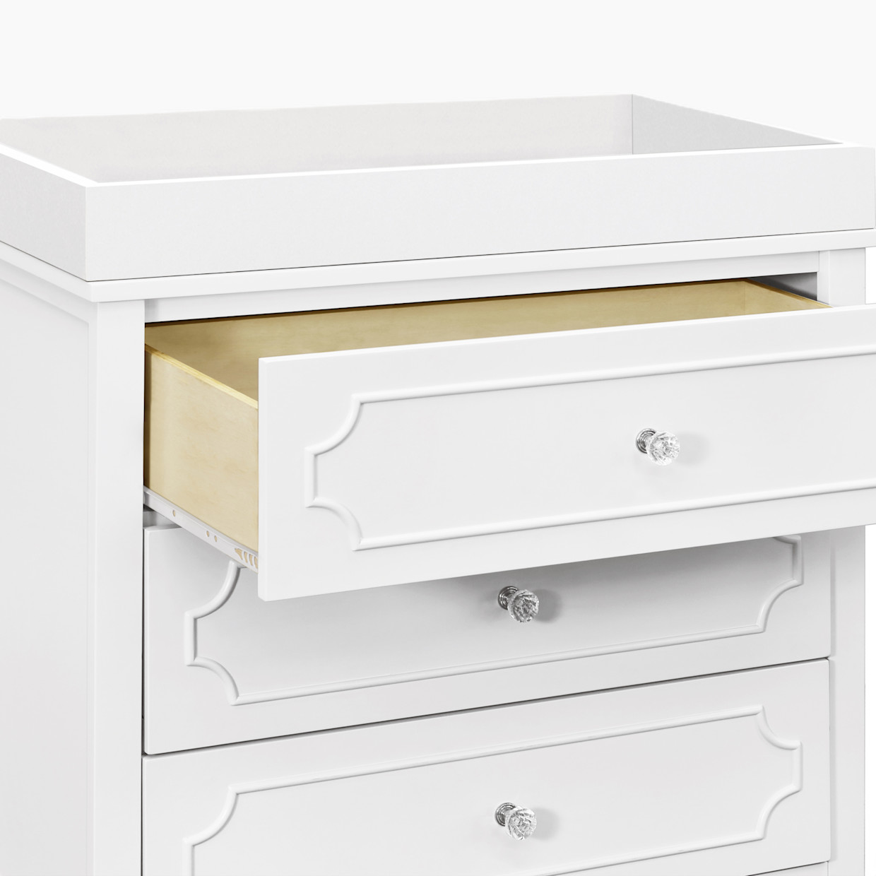 daVinci Chloe Regency 3-Drawer Dresser - White.