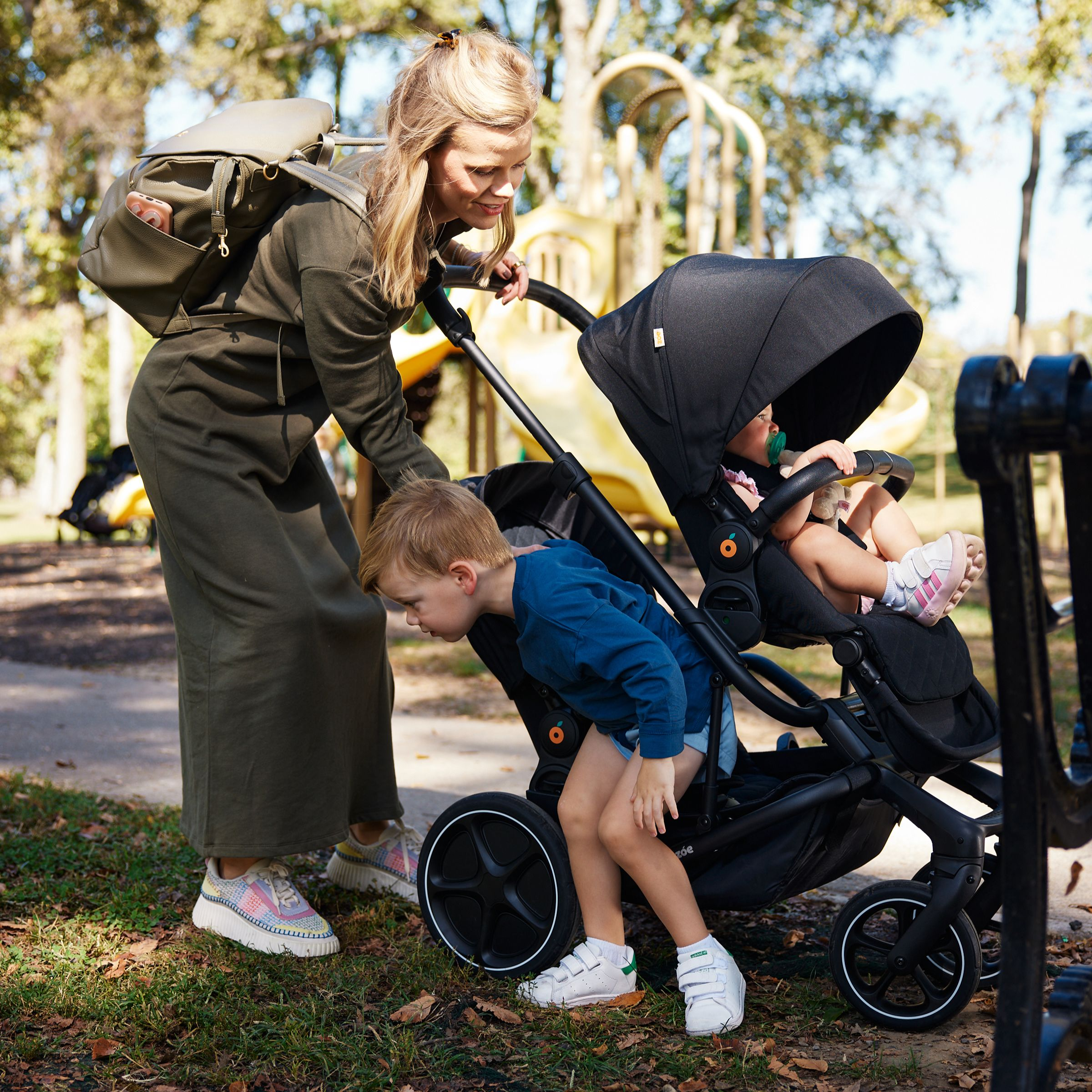 Zoe Journey Carry Cot - Black.