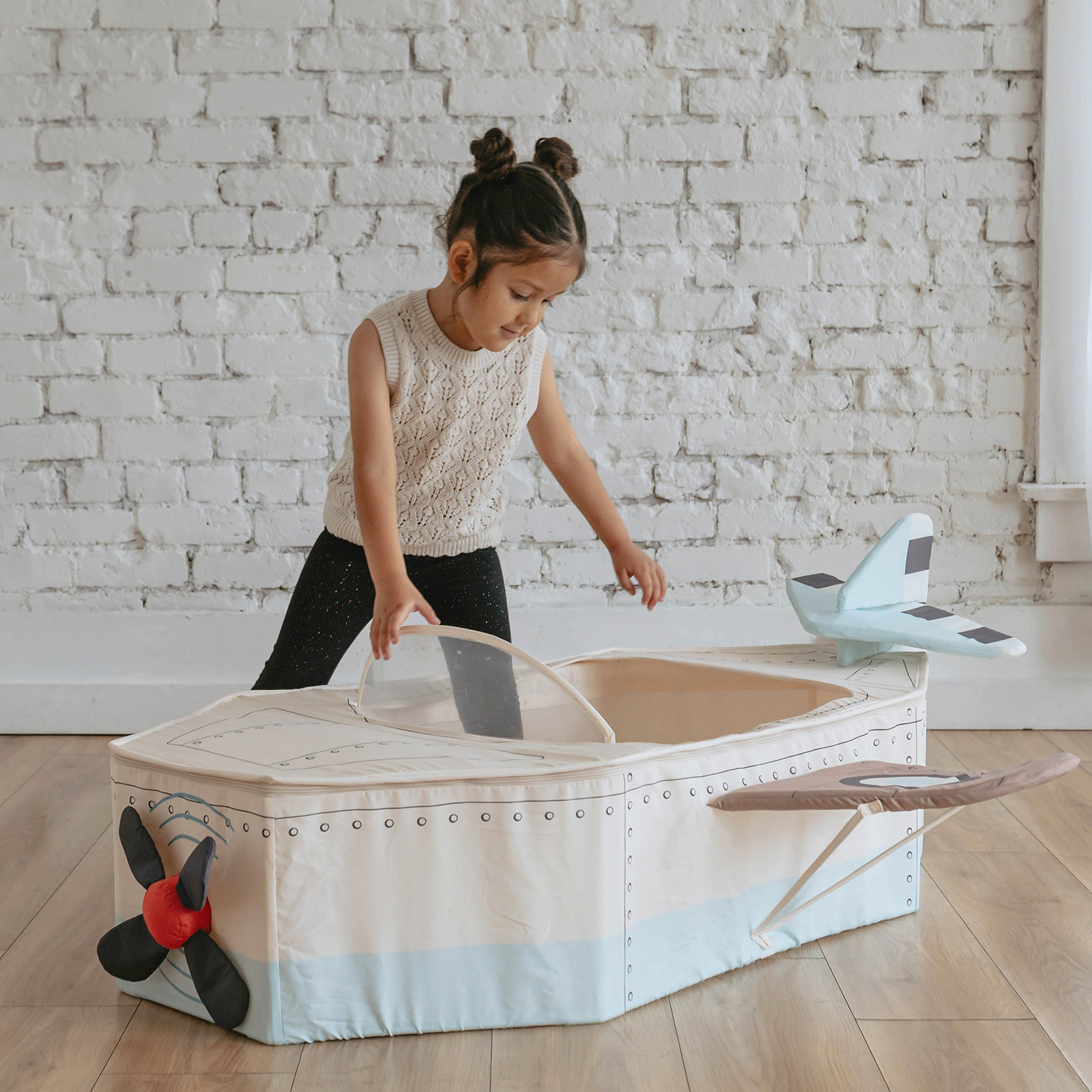 Wonder & Wise Gone Flying Play Mat.