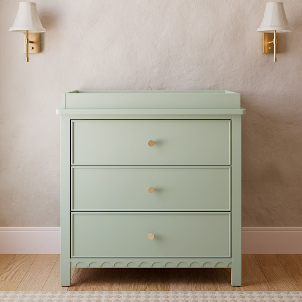 Graco Sasha 3 Drawer Chest with Changing Topper.