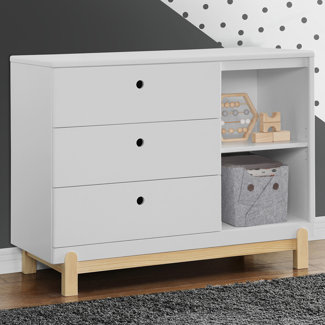 Delta Children Poppy 3 Drawer Dresser - Bianca White/Natural.