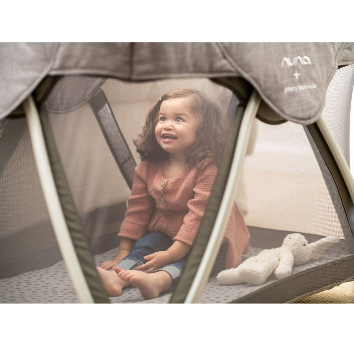 Nuna SENA aire Playard - Pottery Barn Kids Exclusive - Brushstroke Dot.