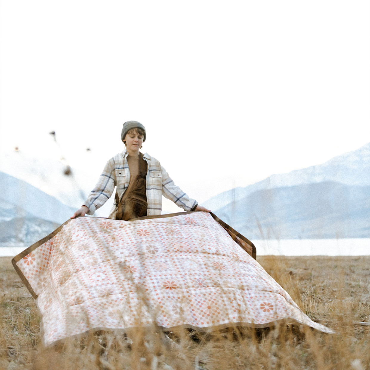 Little Unicorn Outdoor Blanket - Mod Daisy, 5 X 7 Ft.